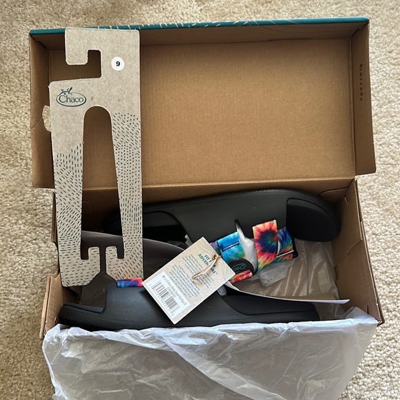 chaco slides tie dye